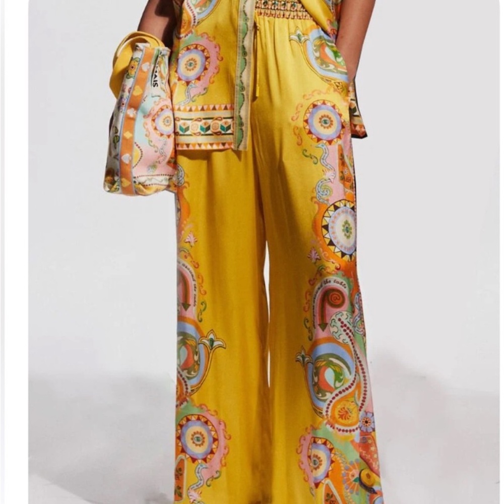 Kaleidoscope Yellow Printed Wide-Leg Pants and
Top - set